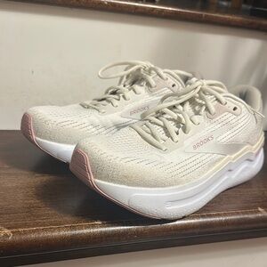 Brooks Women's Cream and Pink Sneakers